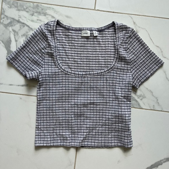 Aritzia Tops - Aritzia Wilfred Yacht T-Shirt size medium purple